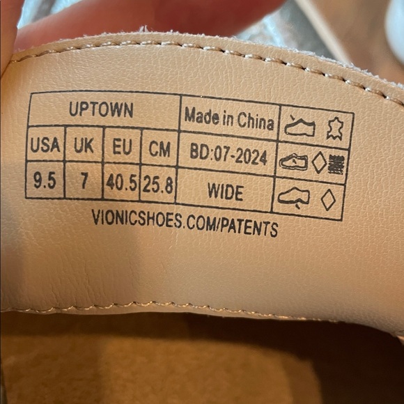 Vionic Uptown Penny Loafers Metallic Silver Leather 9.5 - Picture 12 of 13